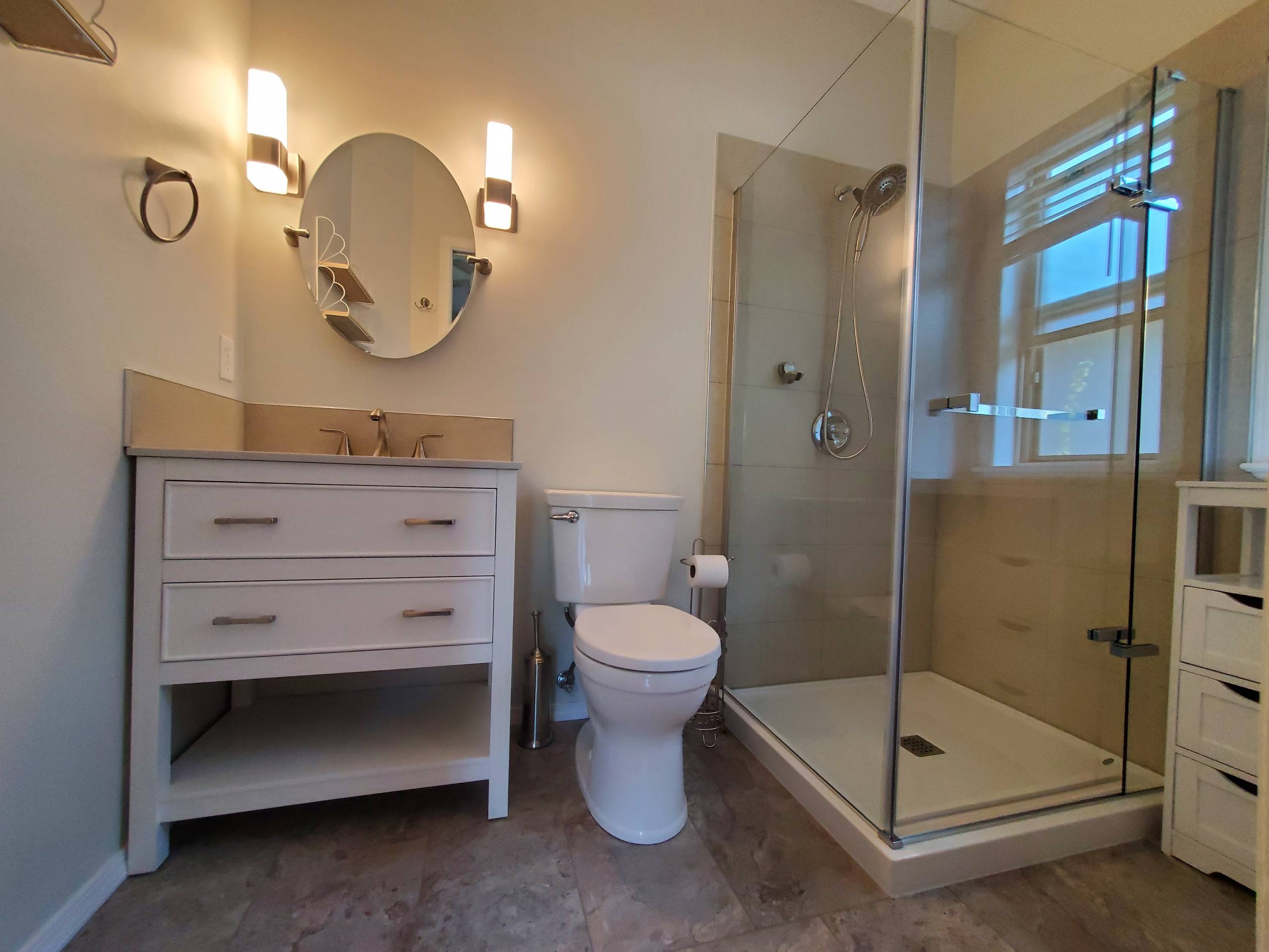 Niko Reno LTD photo 8